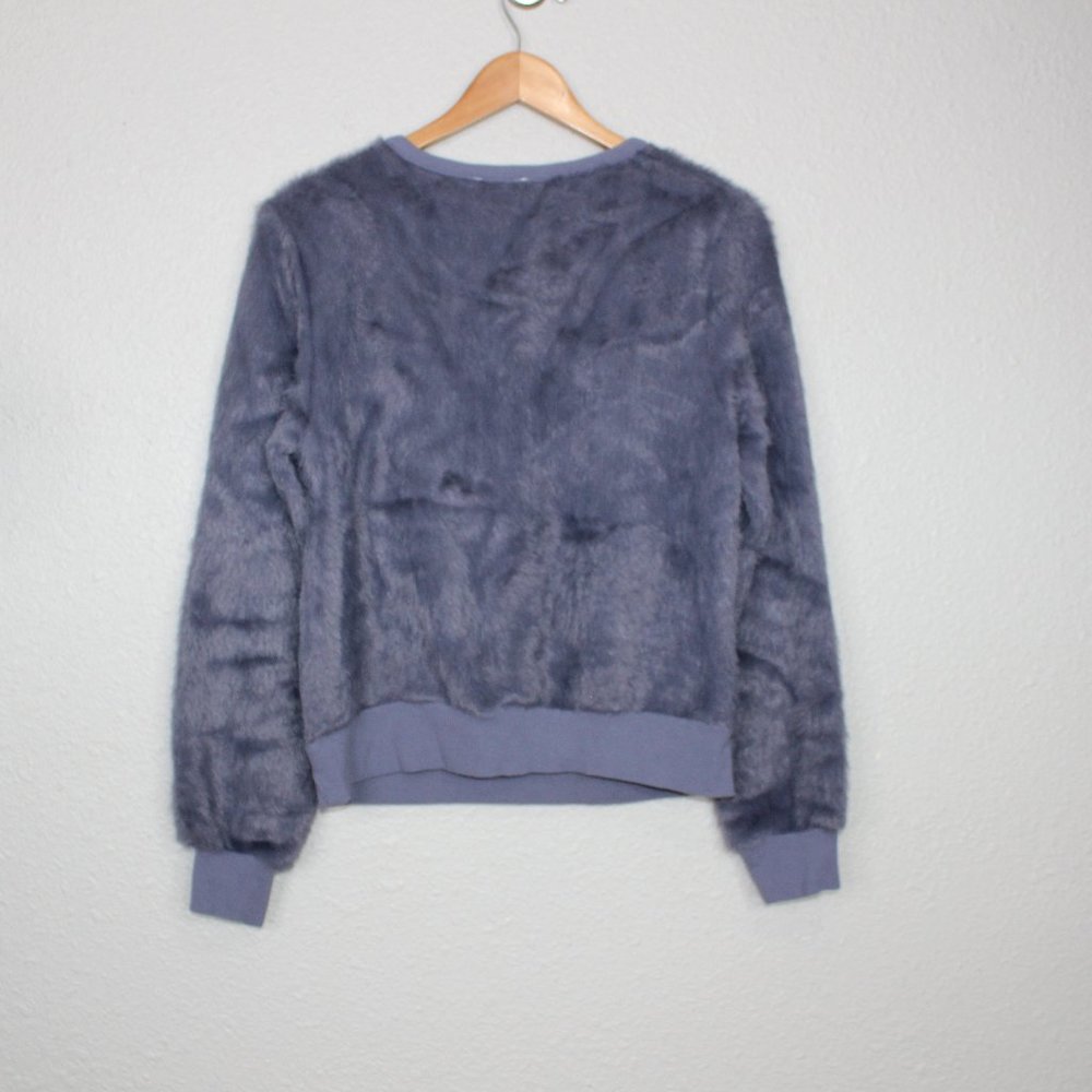 J.O.A Blue Faux Fur Cutout Sweatshirt sz M - Picture 5 of 8